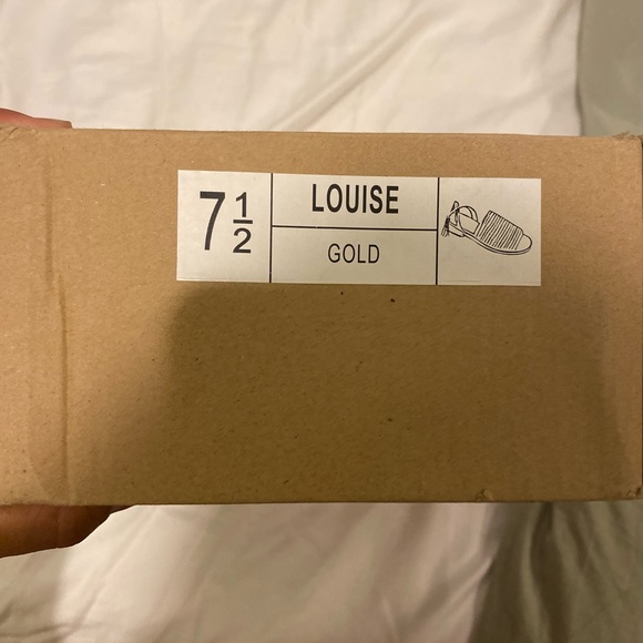 Journee Collection Gold Sandals Size 7.5M - Picture 4 of 4